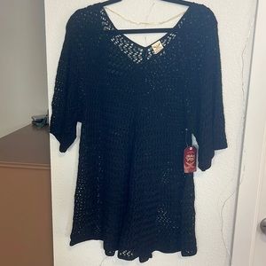 *Free Gift W Purchase* NWT black crocheted dress. Size extra-large.